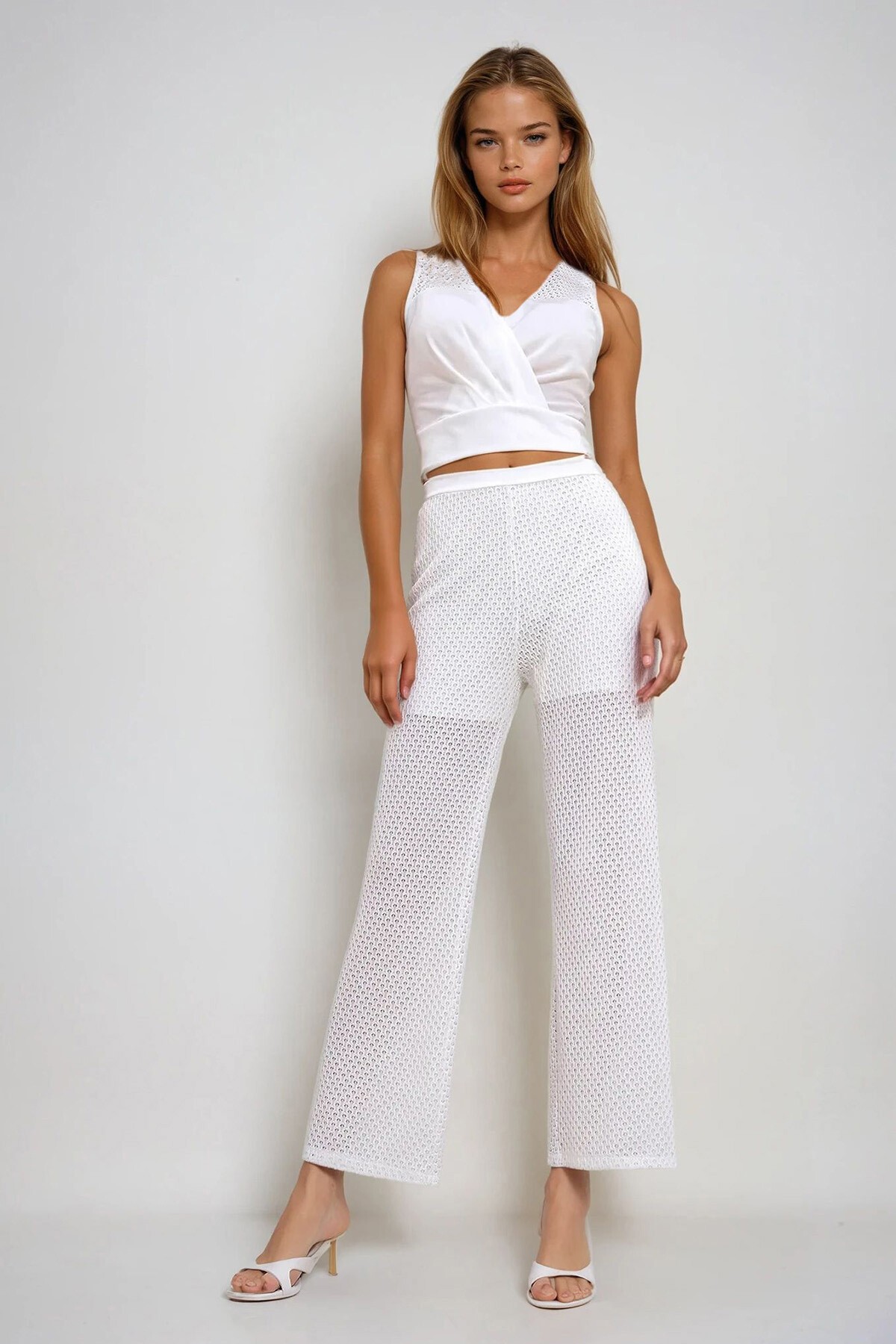 Beyaz Kruvaze Yaka Crop Bluz Ve Astarlı Pantolon İkili Takım