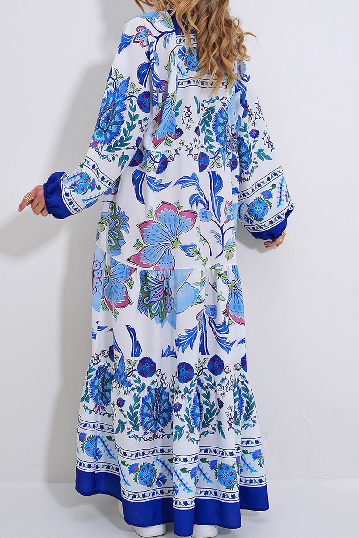 Beyaz Mavi Hakim Yaka Şal Desenli Maxi Boy Elbise