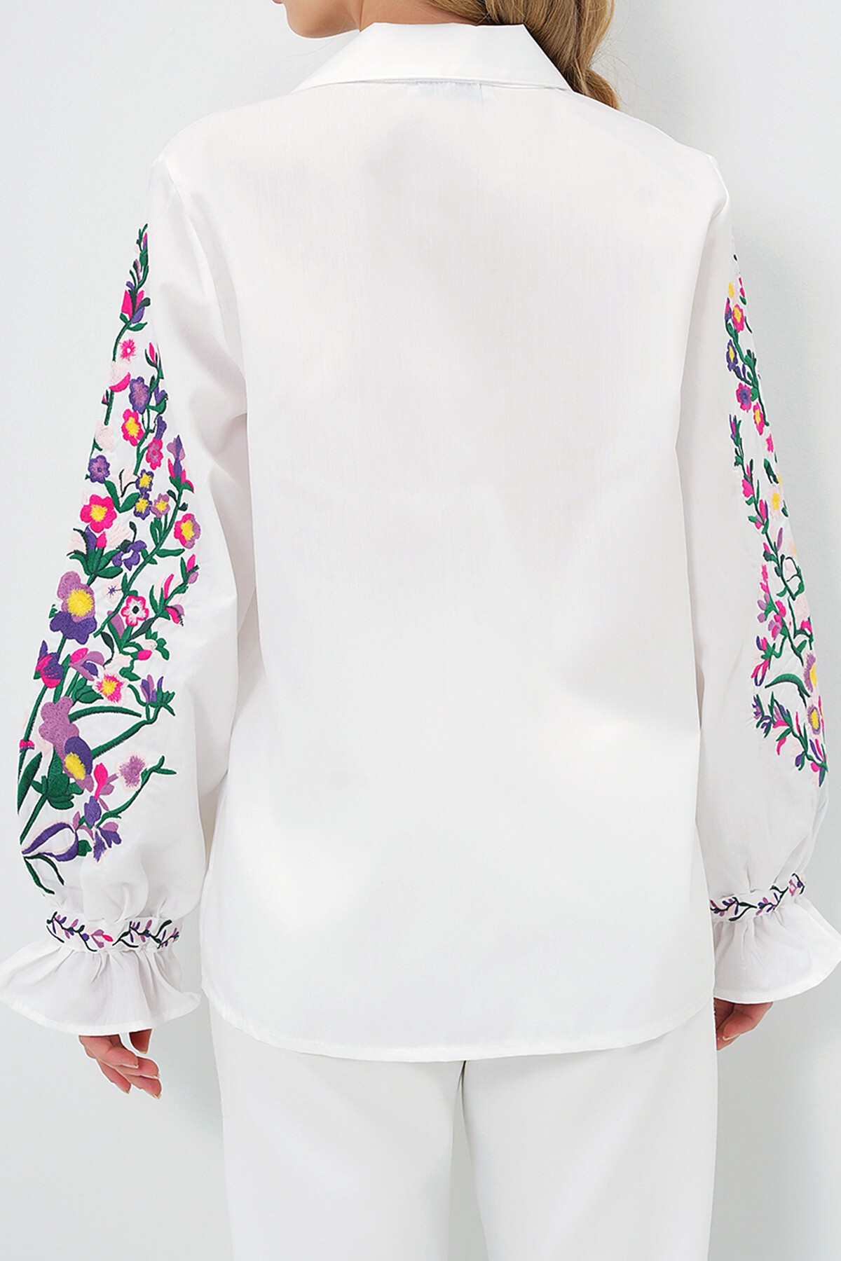 Beyaz Önü Ve Kolları Nakışlı Prenses Kol Poplin Gömlek