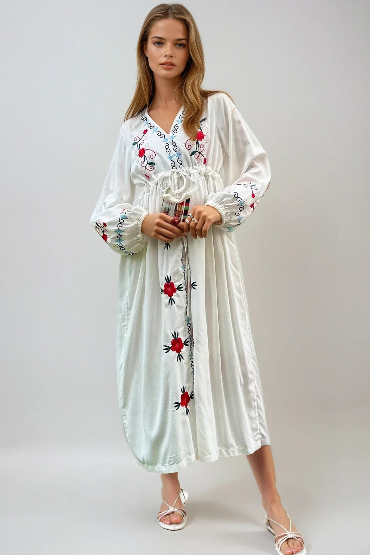 Beyaz V Yaka Güpür Ve Nakışlı İçi Astarlı Keten Elbise