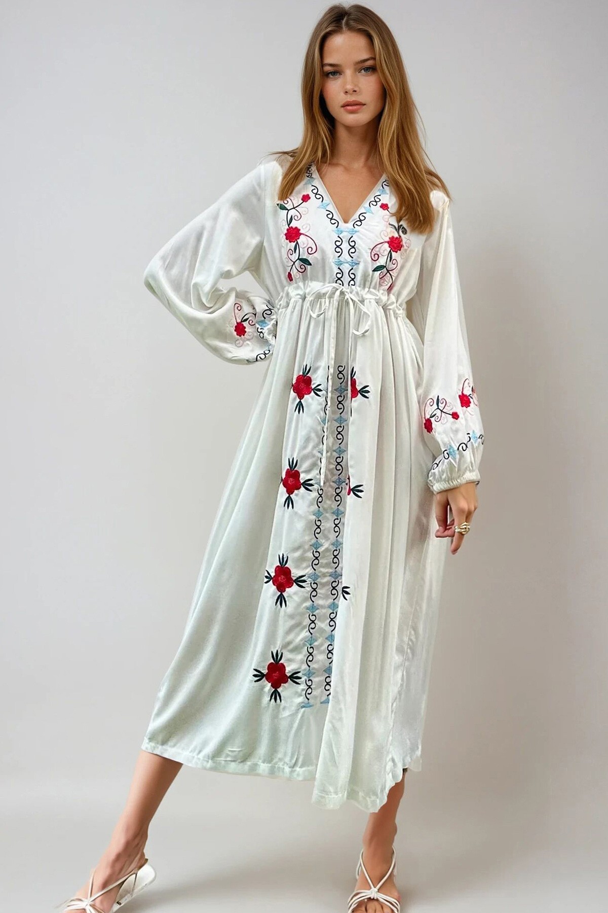 Beyaz V Yaka Güpür Ve Nakışlı İçi Astarlı Keten Elbise