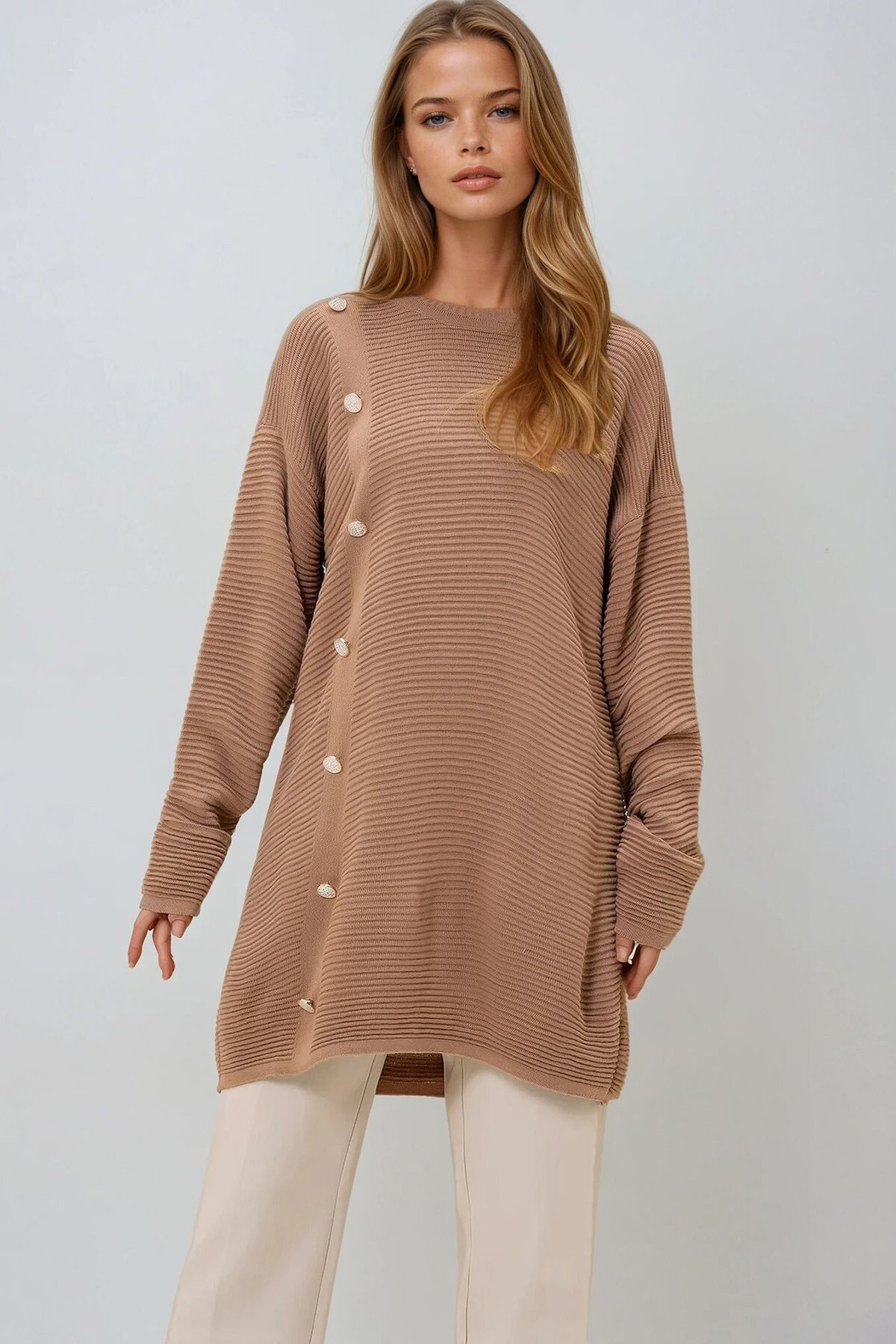 Bisküvi Bisiklet Yaka Gold Düğme Detaylı Triko Tunik