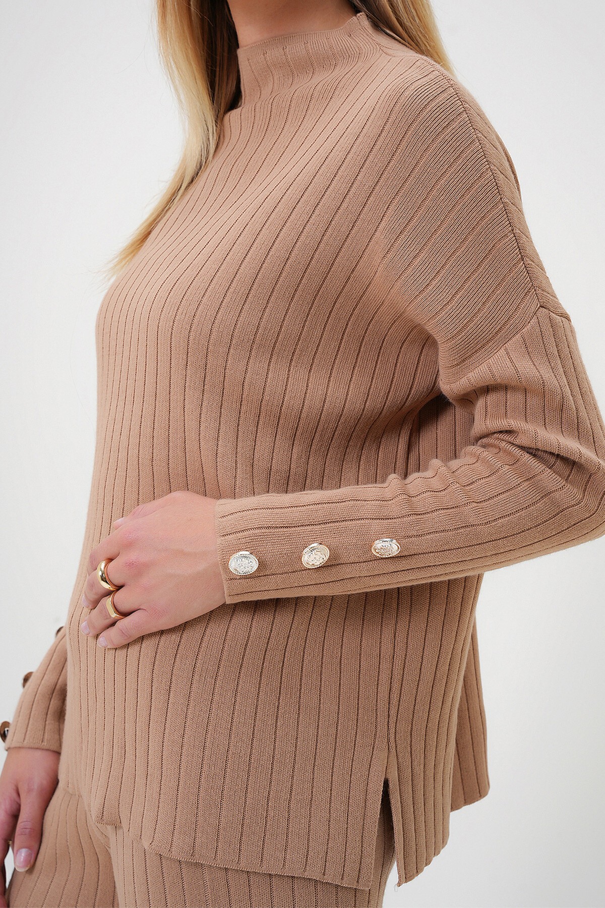 Bisküvi Dik Yaka Düşük Kol Triko Pantolon Ve Bluz Takım