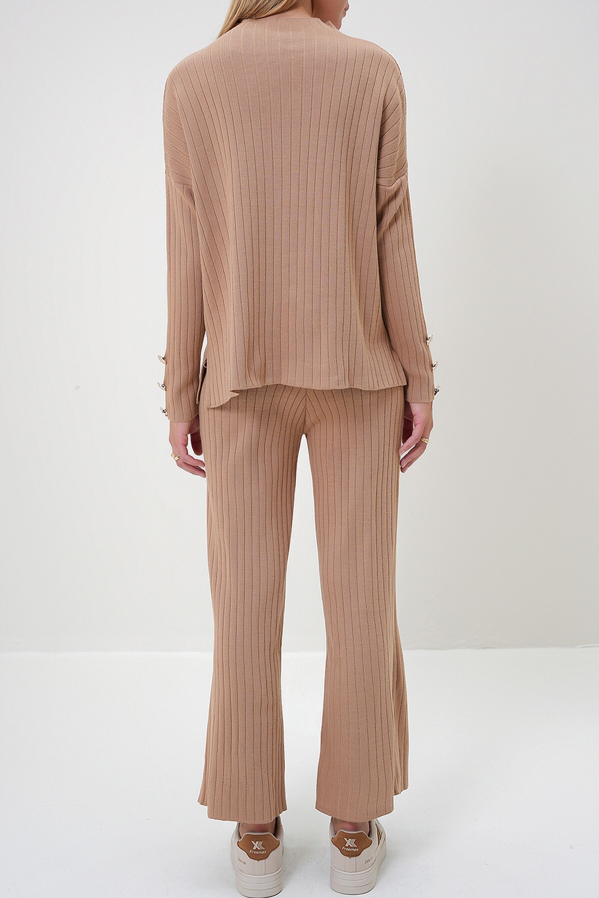 Bisküvi Dik Yaka Düşük Kol Triko Pantolon Ve Bluz Takım