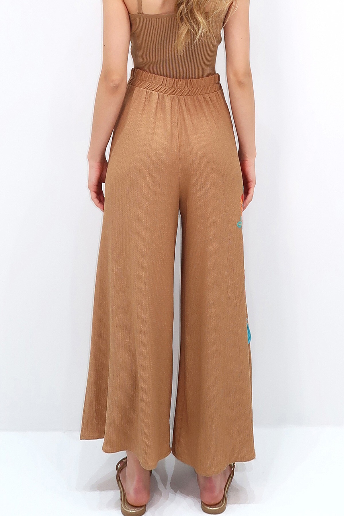 Bisküvi Yanları Etnik Desen Nakış İşlemeli Krinkıl Palazzo Pantolon