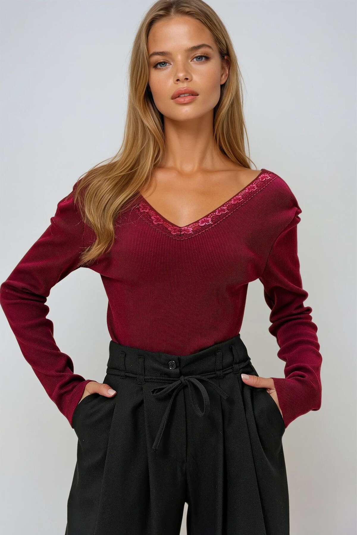 Bordo Arka Ön V Yaka Dantel Detaylı Bluz