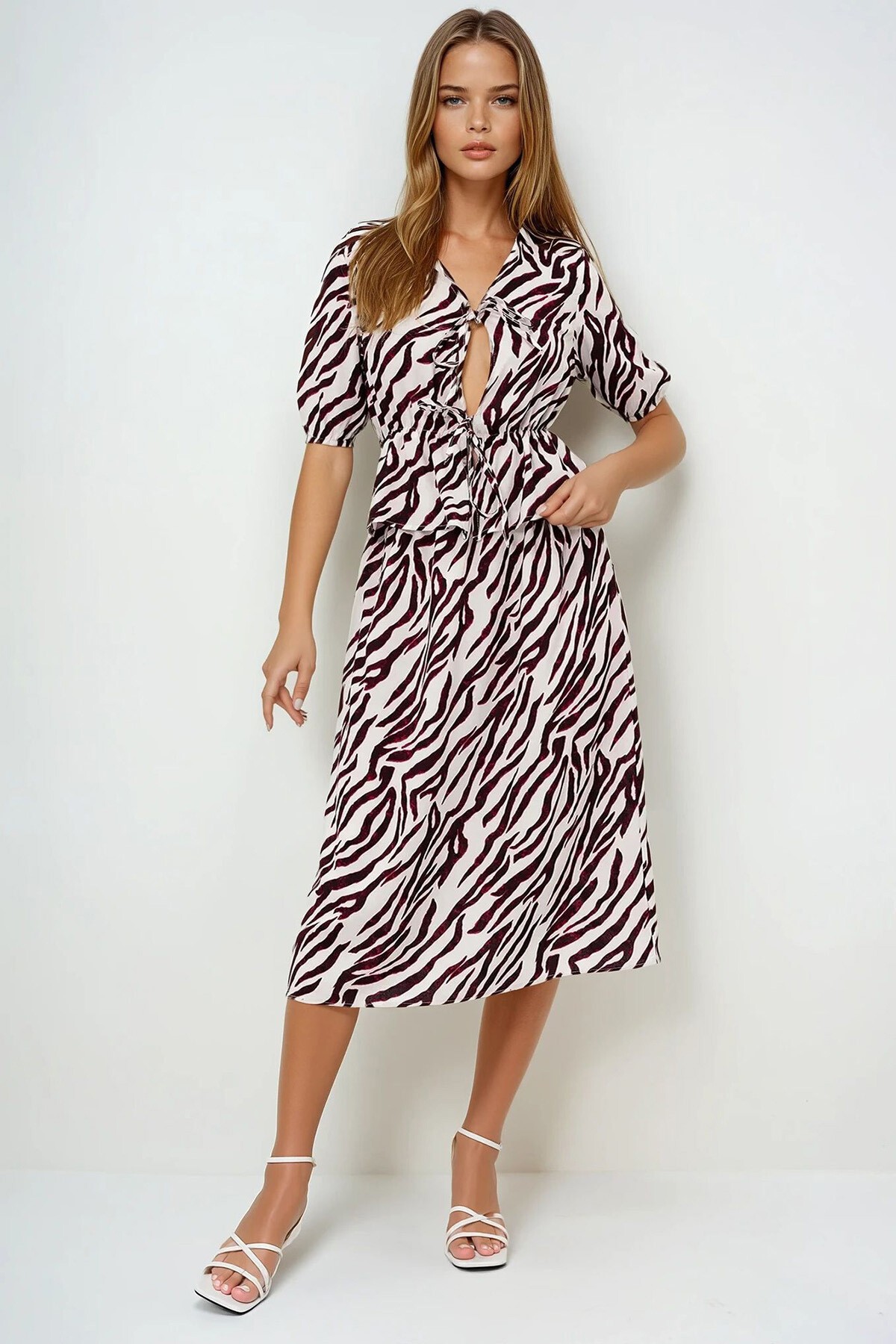 Bordo Bağcık Detaylı Bluz Ve Etek Takım