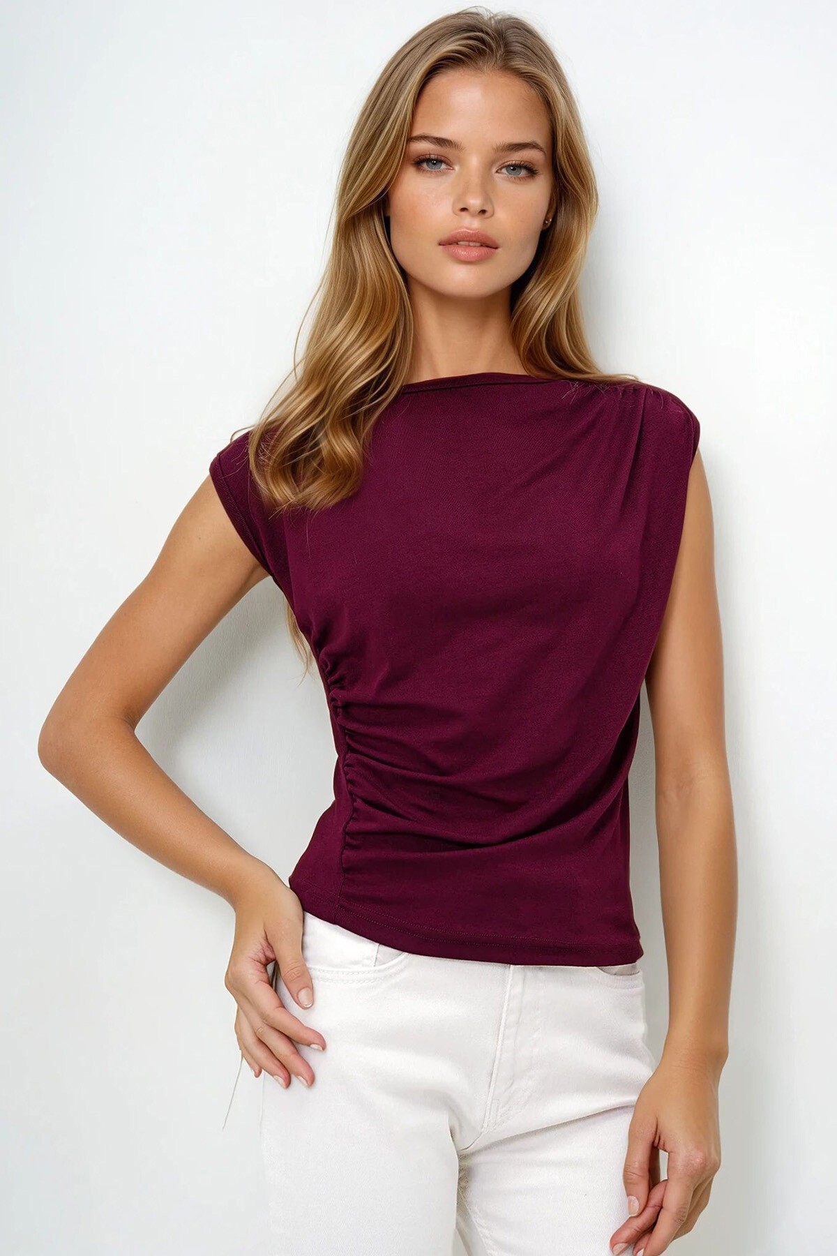 Bordo Bisiklet Yaka Omuzu Ve Beli Drapeli Sıfır Kol Bluz