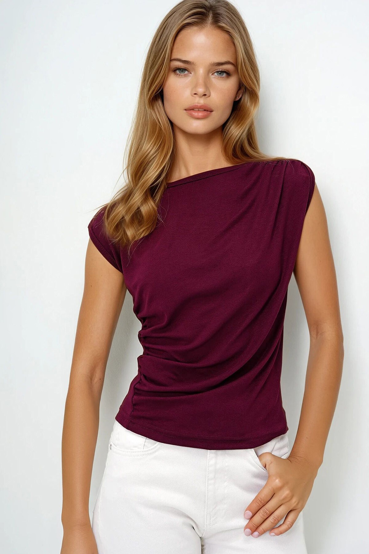 Bordo Bisiklet Yaka Omuzu Ve Beli Drapeli Sıfır Kol Bluz