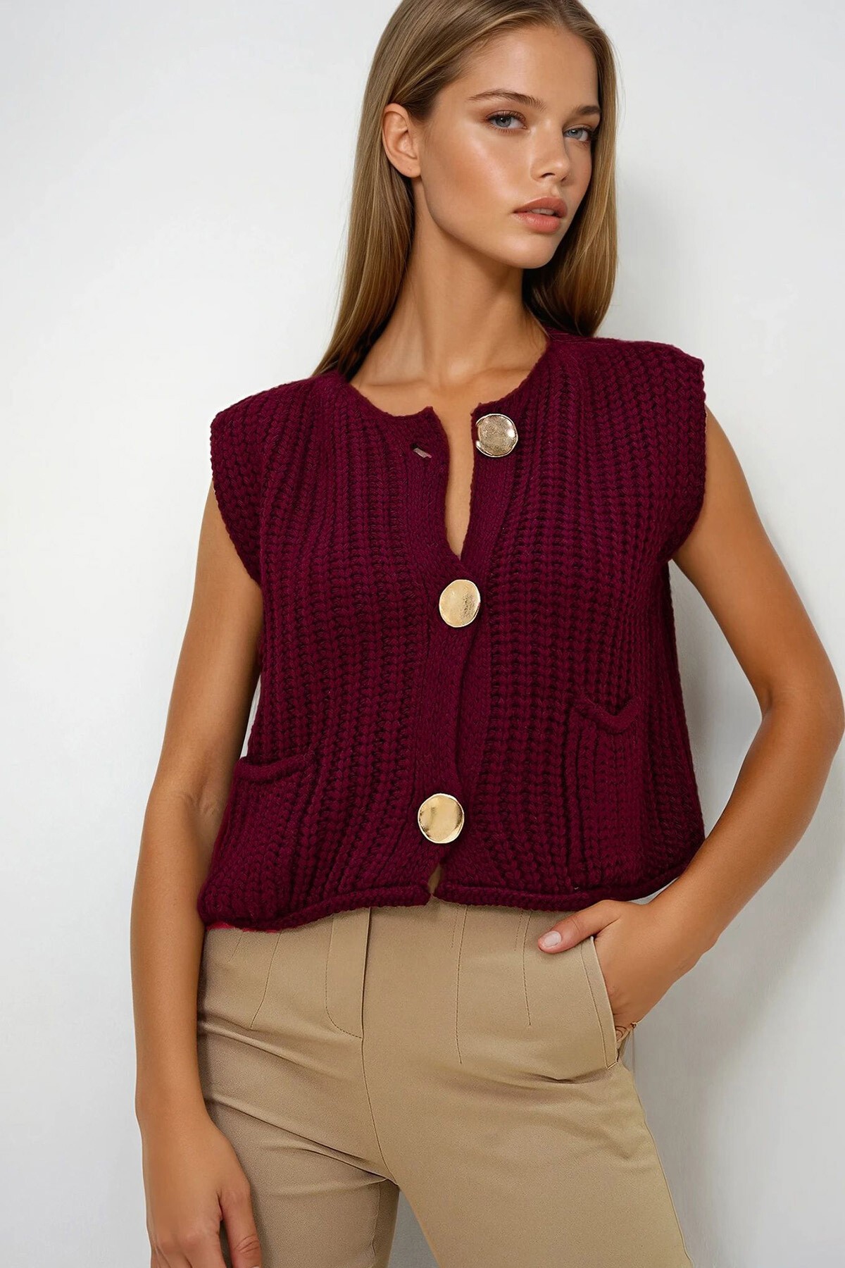 Bordo Gold Düğmeli Çift Cepli Triko Örme Yelek