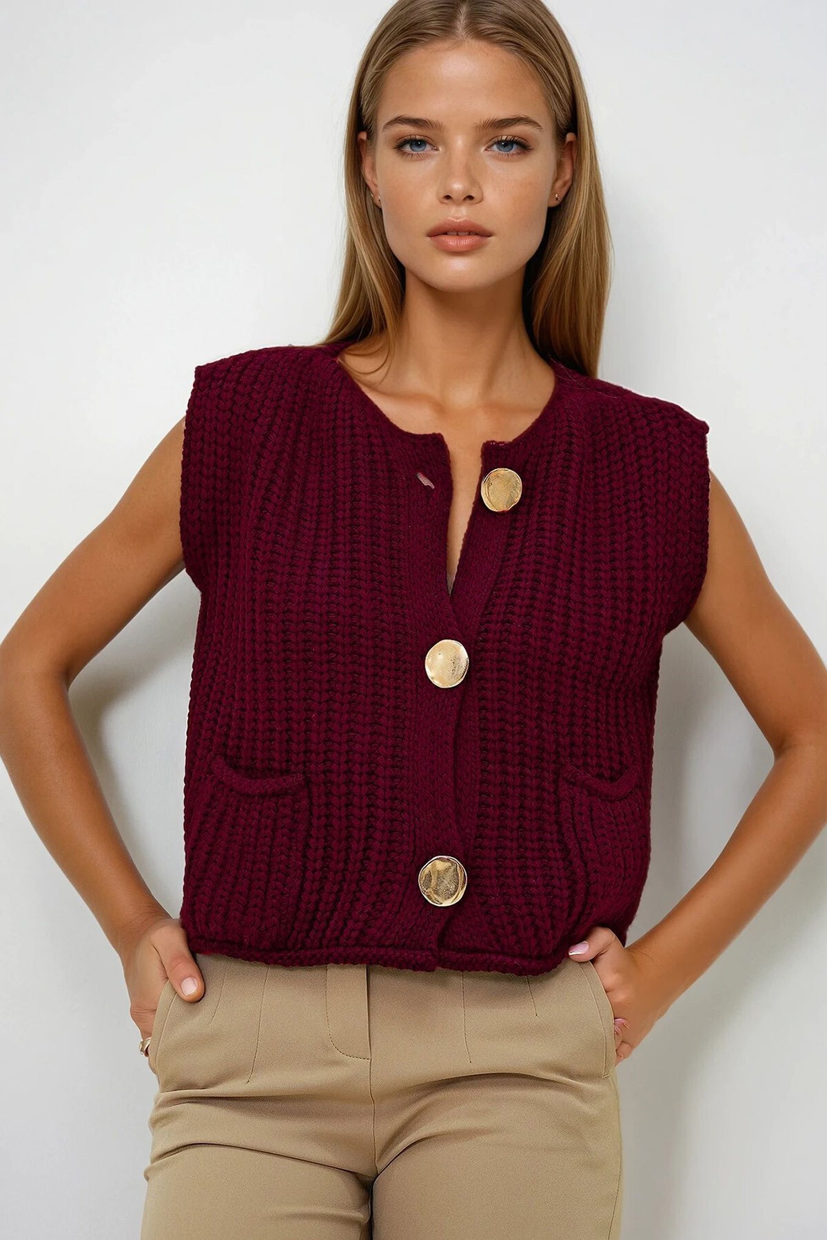 Bordo Gold Düğmeli Çift Cepli Triko Örme Yelek