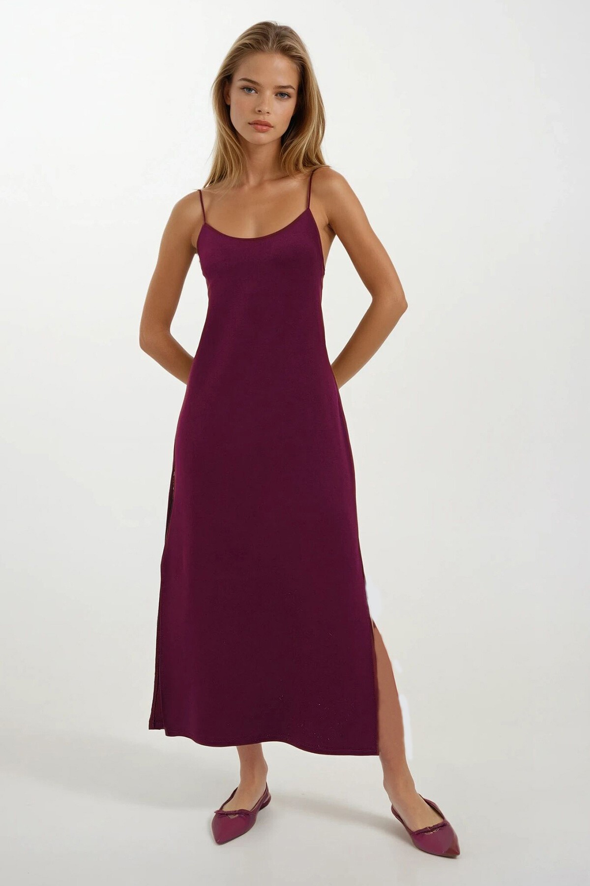 Bordo İp Askılı Yırtmaçlı Yazlık Örme Elbise