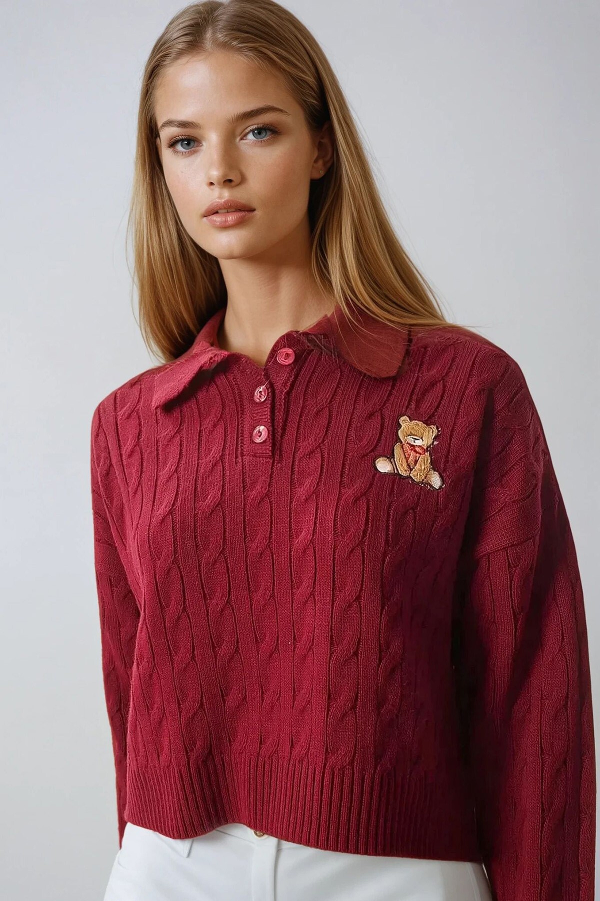 Bordo Polo Yaka Saç Örgü Desenli Ayıcıklı Triko Kazak