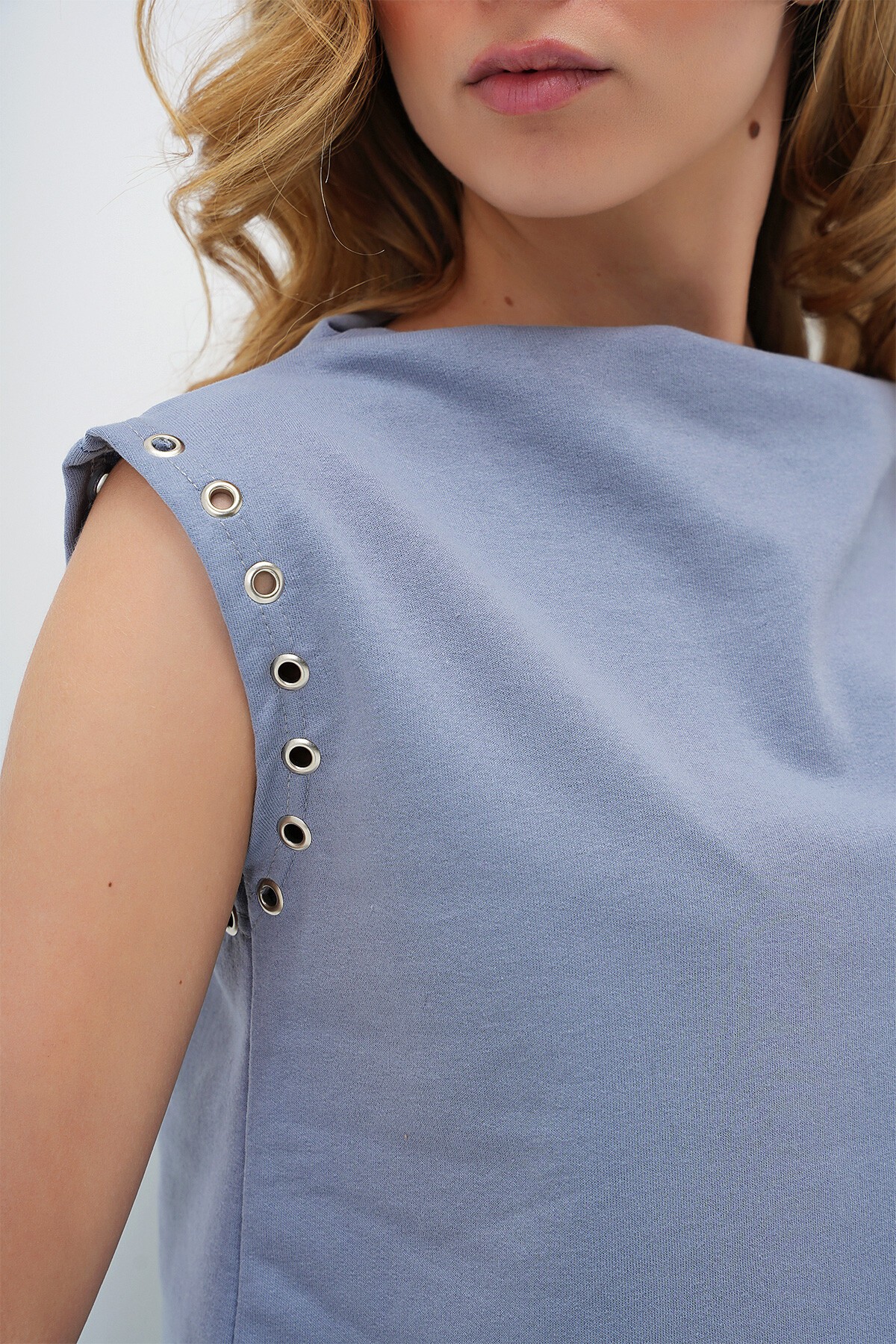 Boyalı Gri Halkalı Dik Yaka Bluz Ve Etek Takım