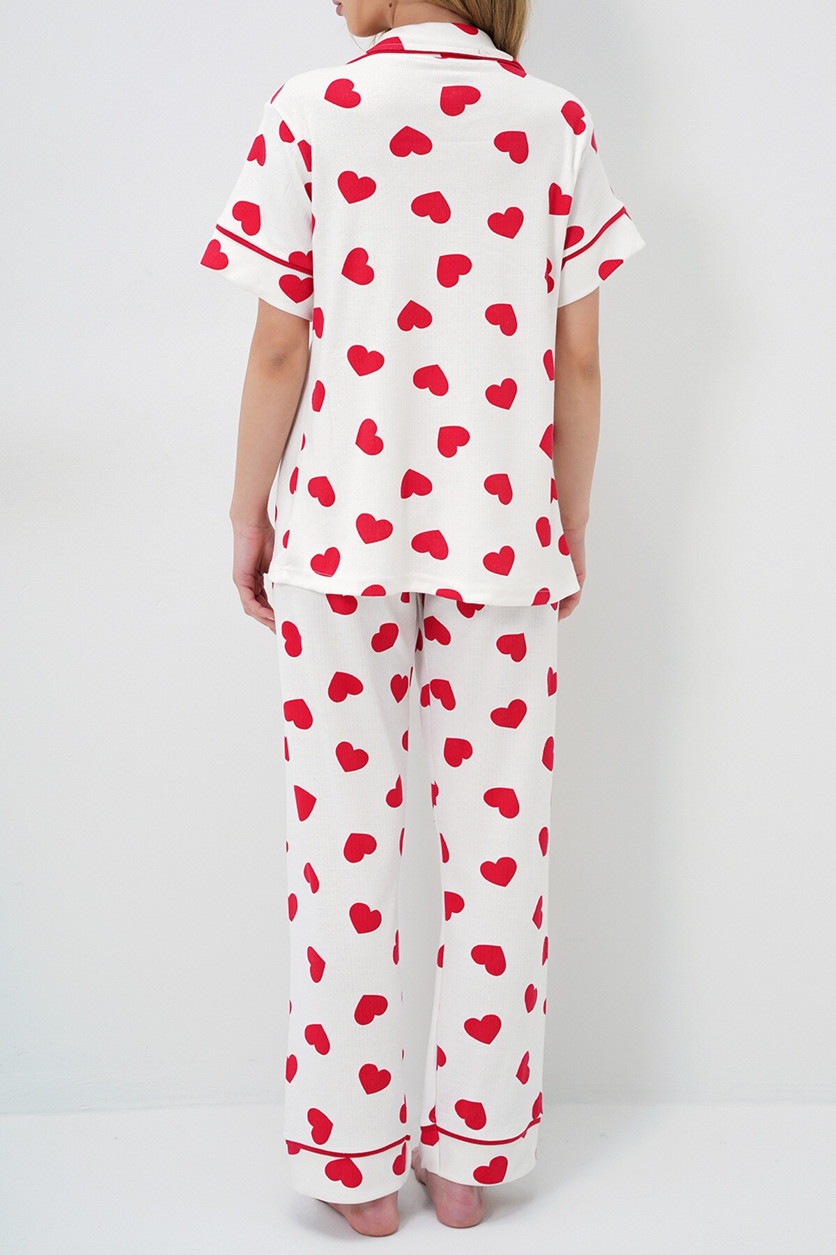 Büyük Kalp Kırmızı Tek Cepli Biye Detaylı Pamuklu Gömlek Ve Pantolonlu Pijama Takımı