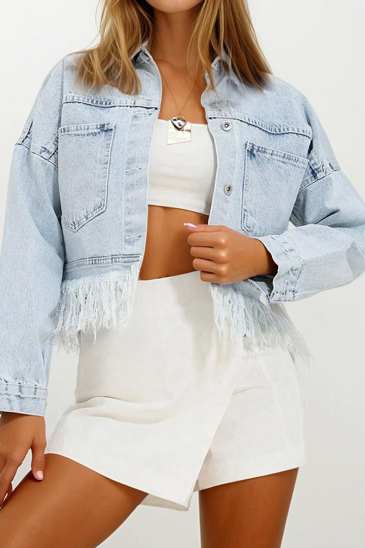 Buz Mavi Kar Yıkamalı Eskitme Püsküllü Çift Cepli Crop Jean Ceket