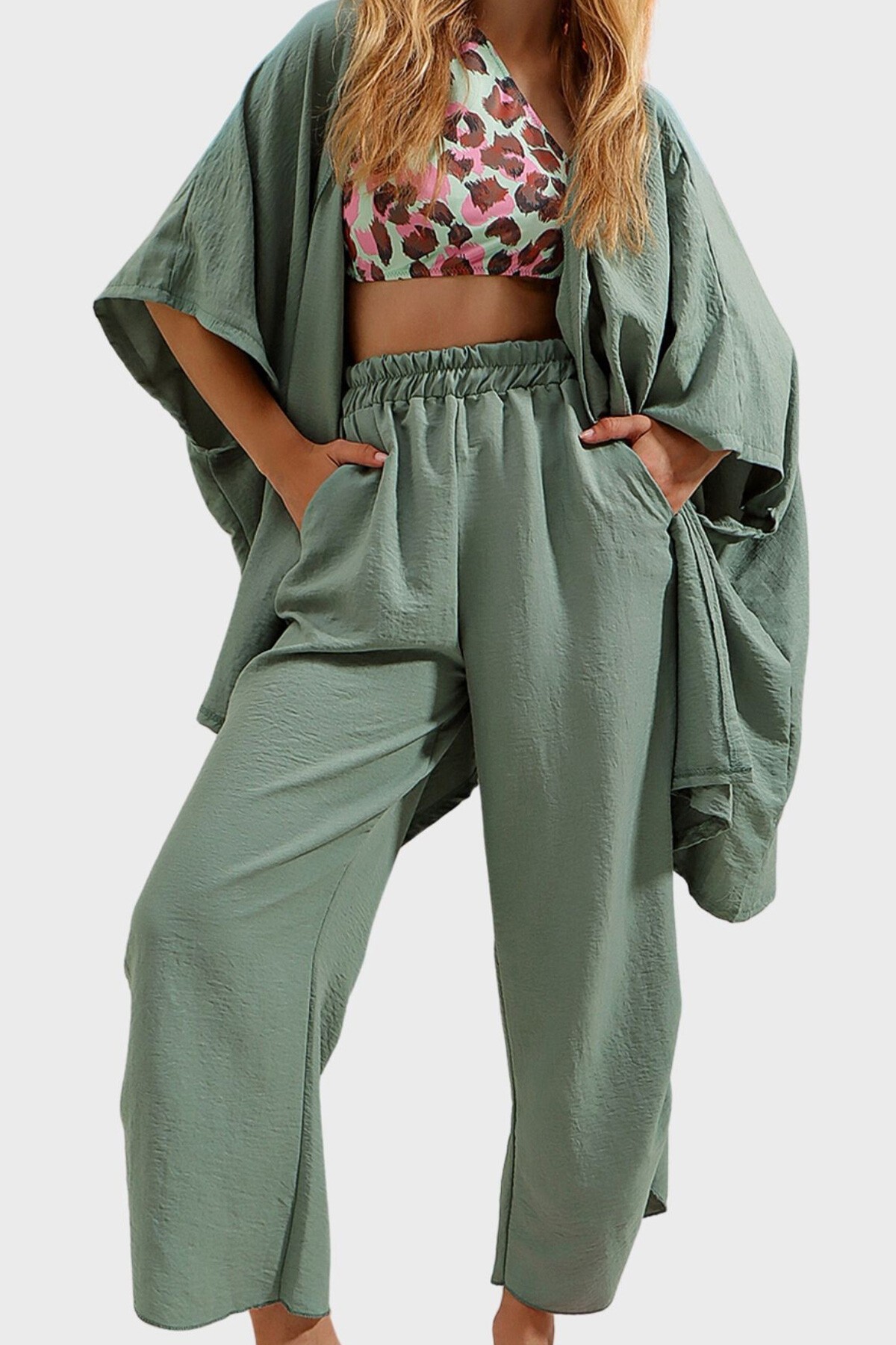 Çağla Yeşili Paçası Yırtmaçlı Kendinden Dokulu Pantolon Ve Ceket İkili Takım