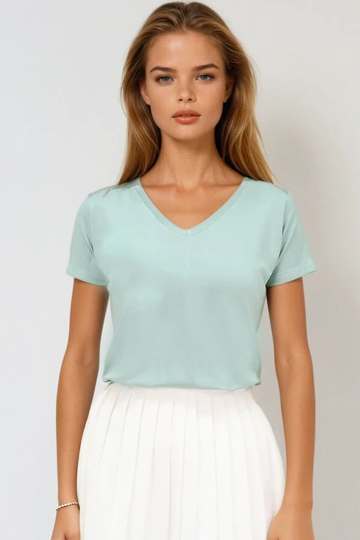 Çağla Yeşili V Yaka Basic T Shirt