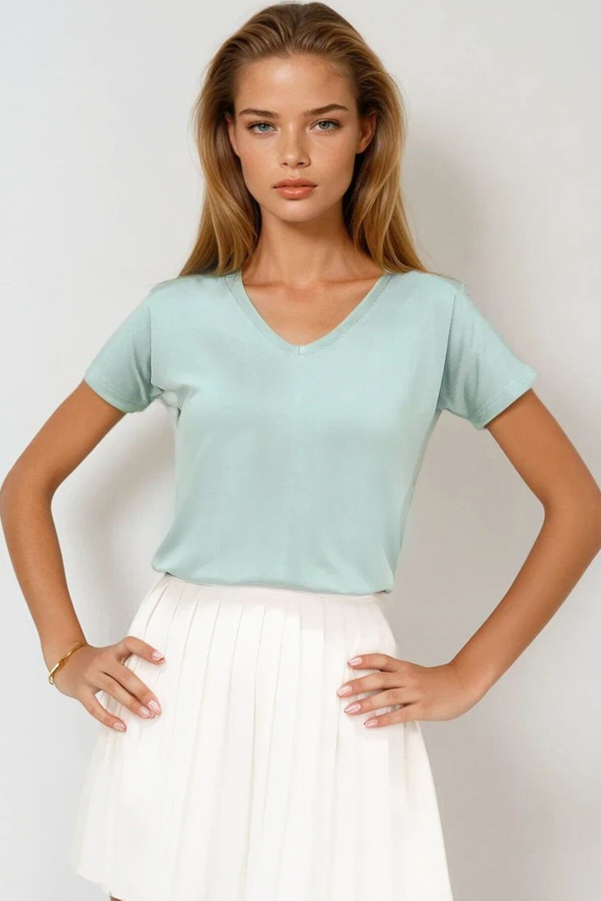 Çağla Yeşili V Yaka Basic T Shirt