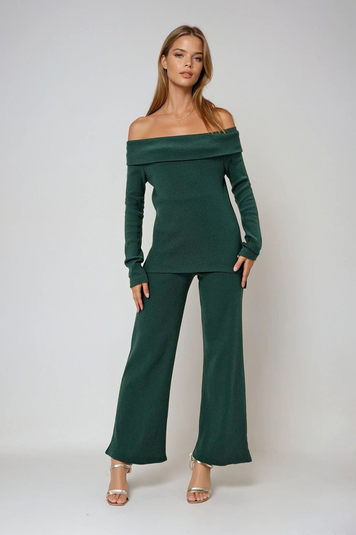 Ceviz Yeşili Madonna Yaka Kaşkorse Bluz Ve Pantolon Takım