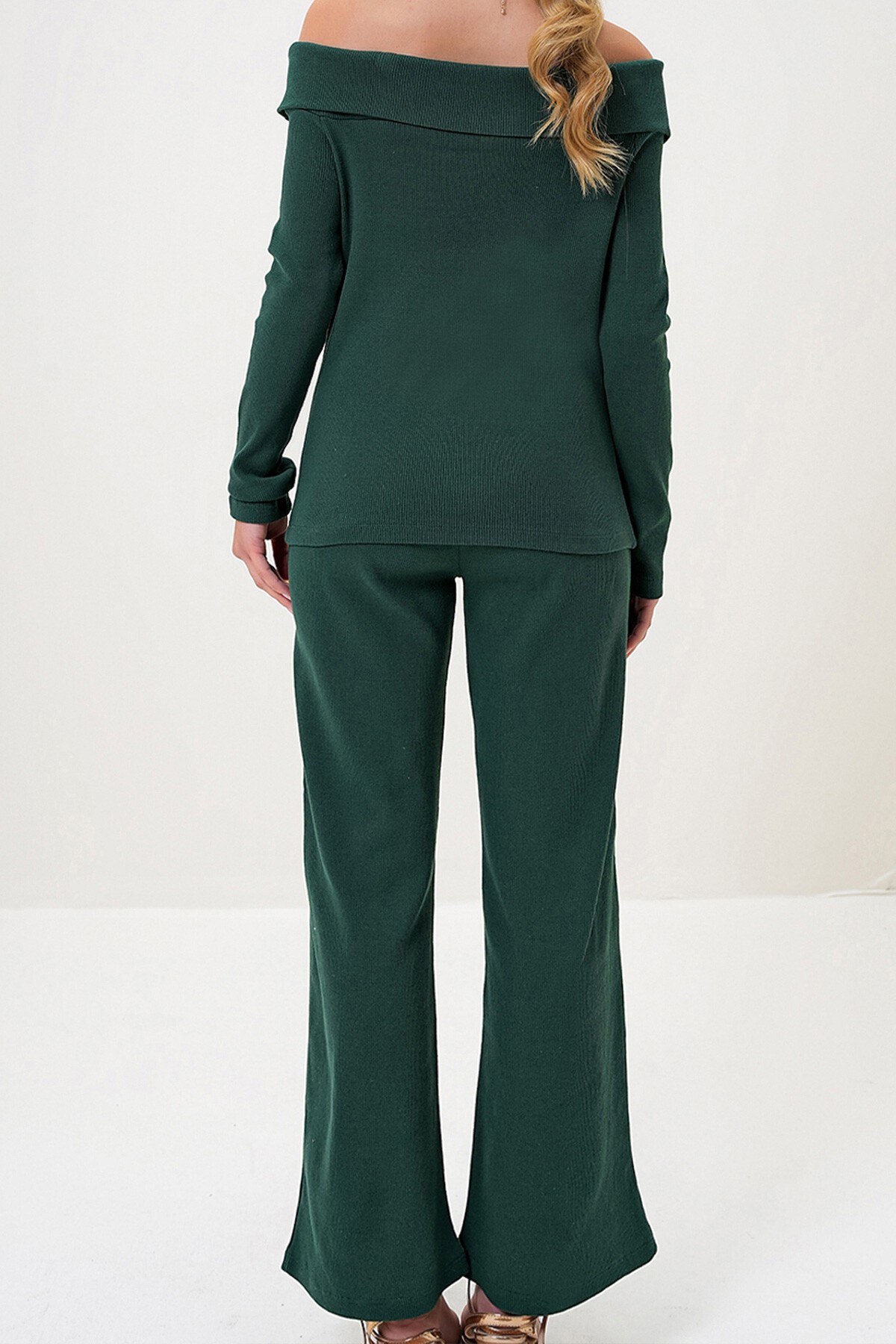 Ceviz Yeşili Madonna Yaka Kaşkorse Bluz Ve Pantolon Takım