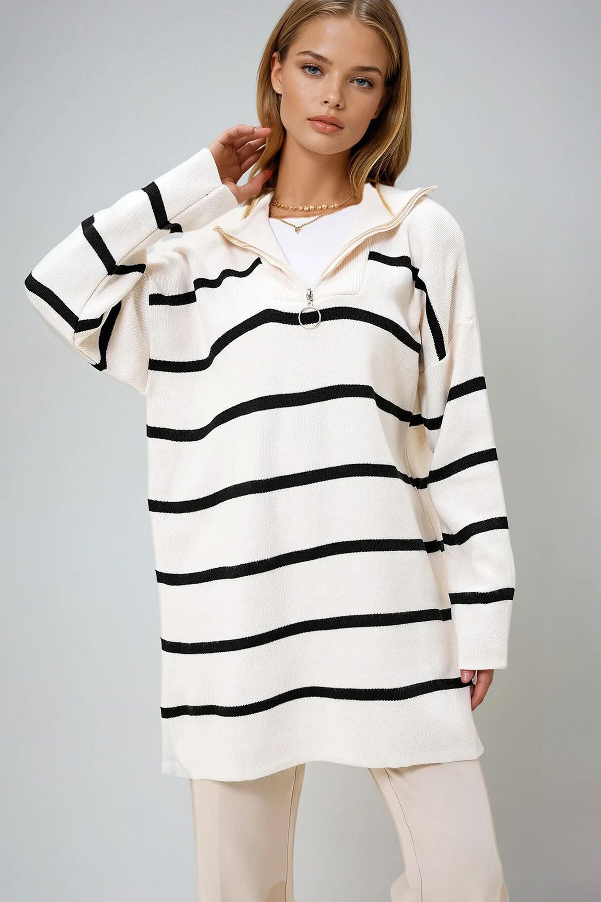 Ekru Balıkçı Yaka Fermuar Detaylı Çizgili Triko Tunik