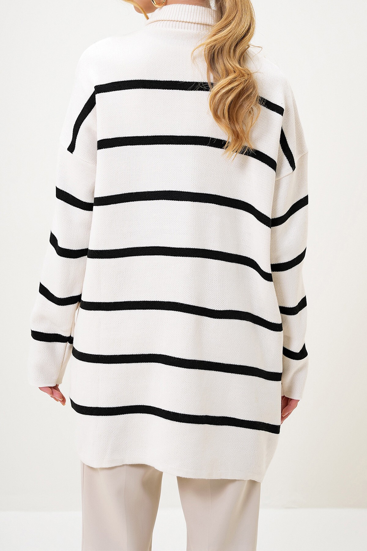 Ekru Balıkçı Yaka Fermuar Detaylı Çizgili Triko Tunik