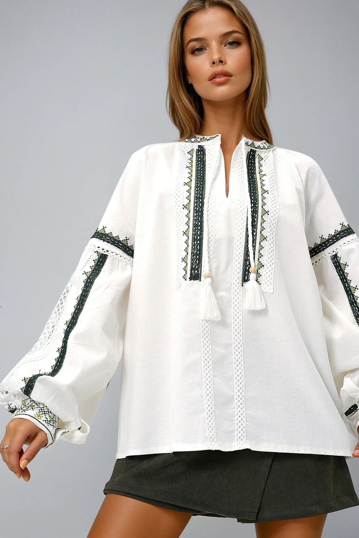 Ekru Balon Kol Nakışlı Ham Keten Bluz