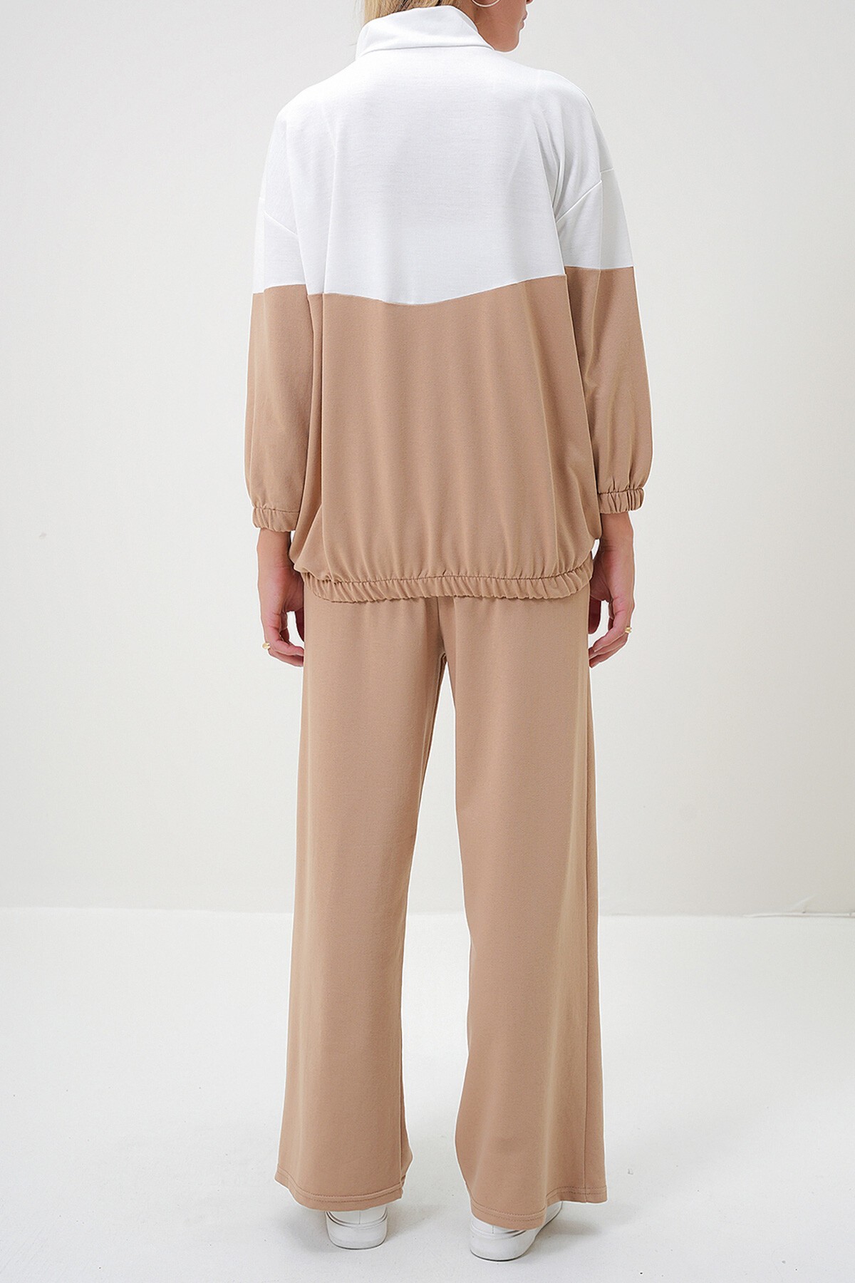 Ekru Bej Dik Yaka Fermuarlı Renk Bloklu İki İplik Alt Üst Takım