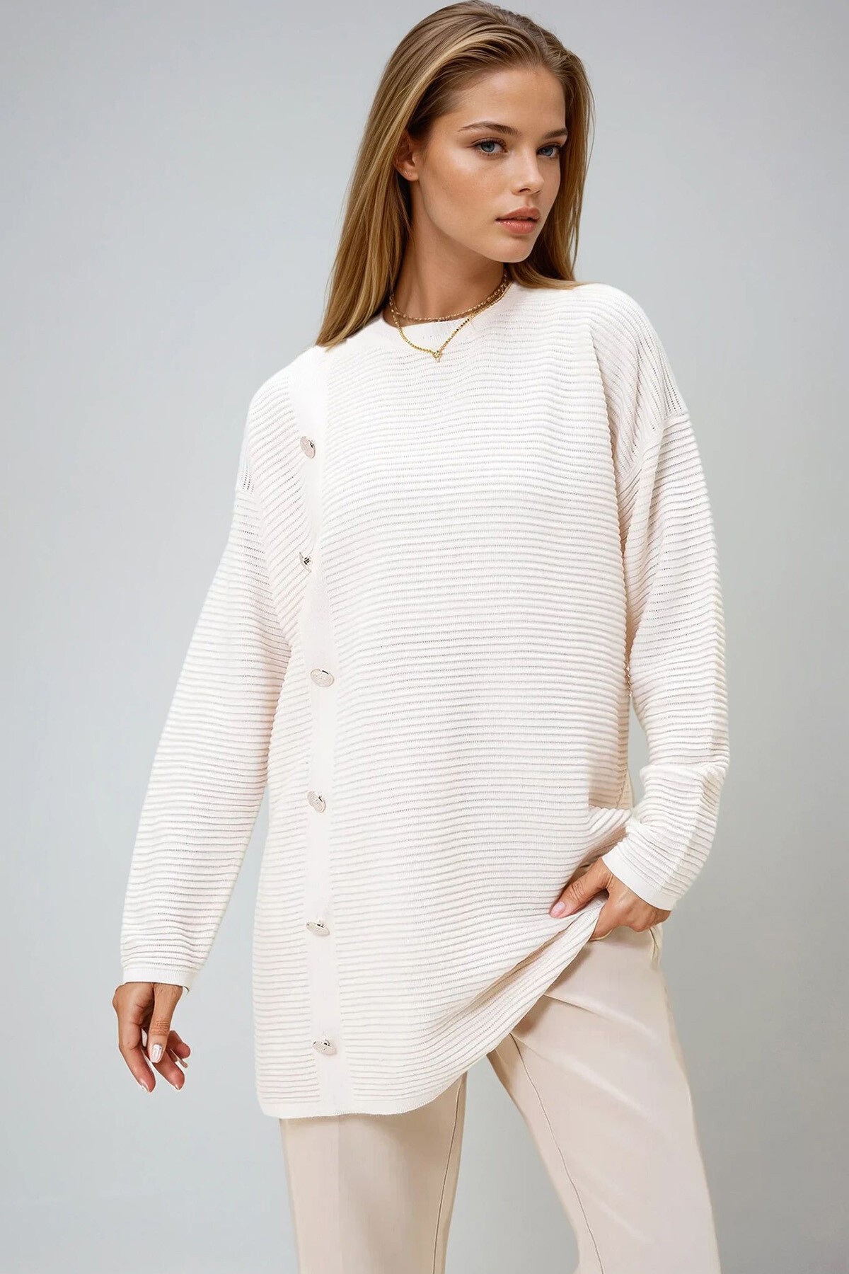 Ekru Bisiklet Yaka Gold Düğme Detaylı Triko Tunik