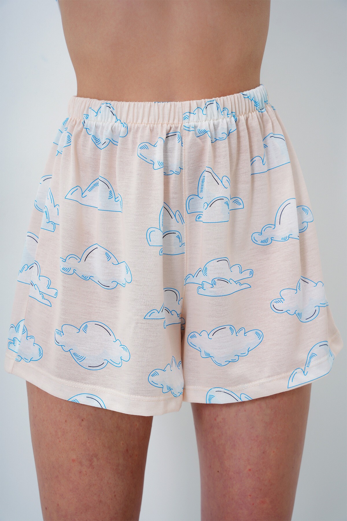 Ekru Bulut Desenli Örme Pamuklu Gömlek Ve Şort Pijama Takımı