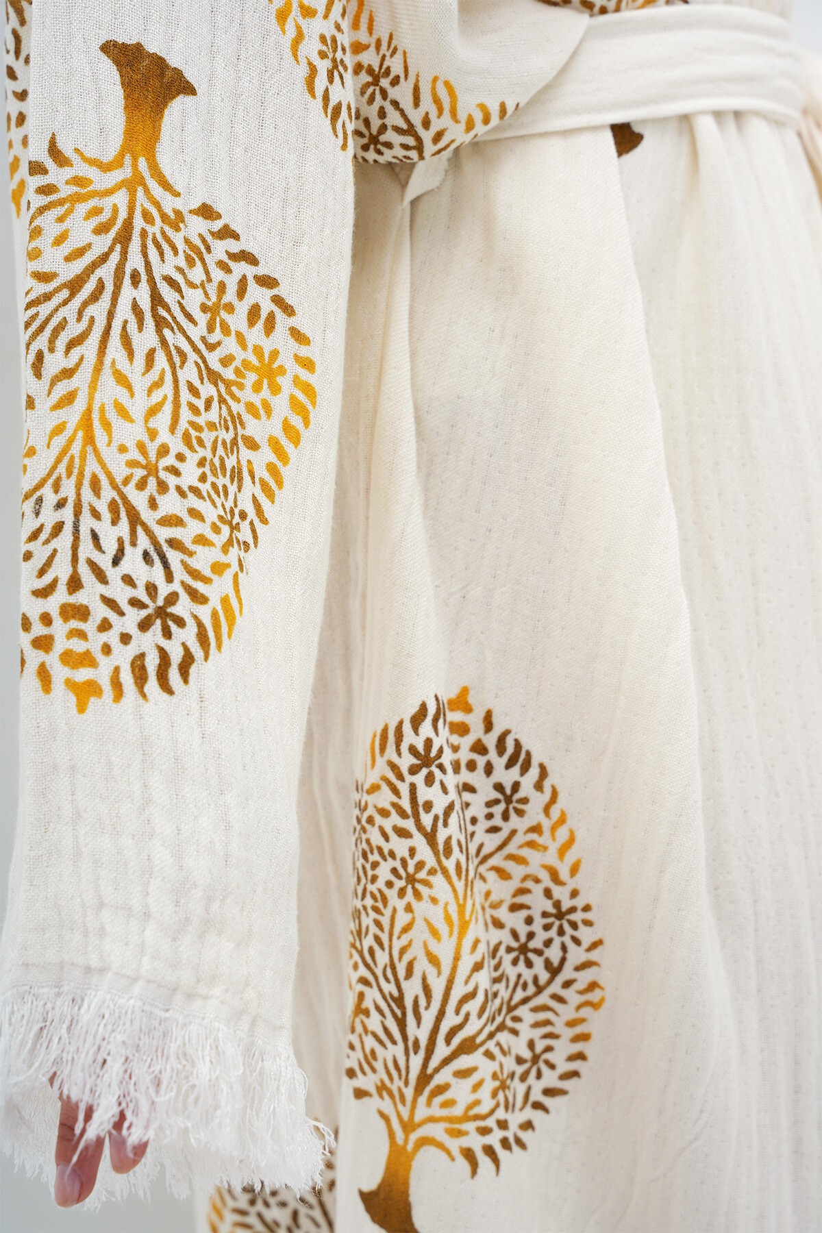 Ekru Desenli Beli Kuşaklı Pamuk Müslin Kapüşonlu Kimono