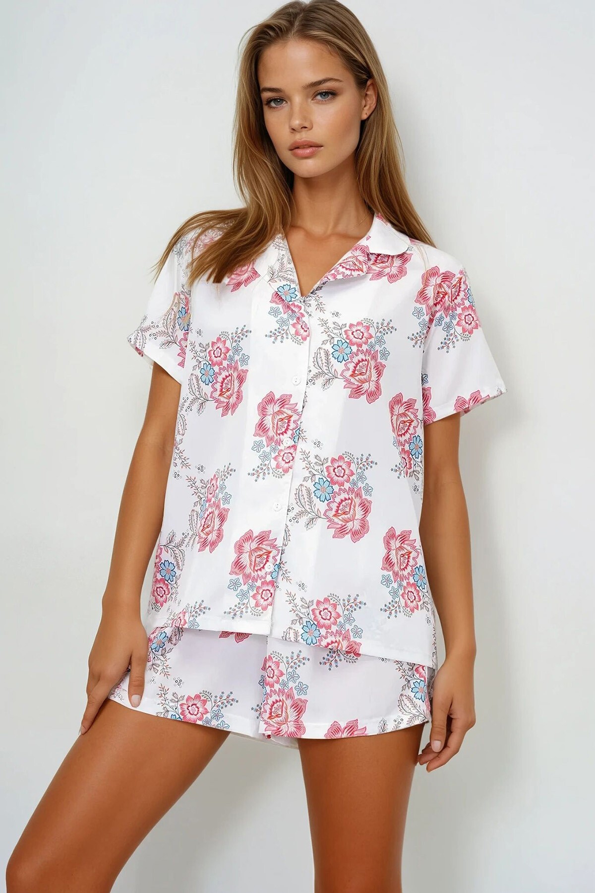 Ekru Desenli Önü Düğmeli Dokuma Gömlek Ve Şort Pijama Takım