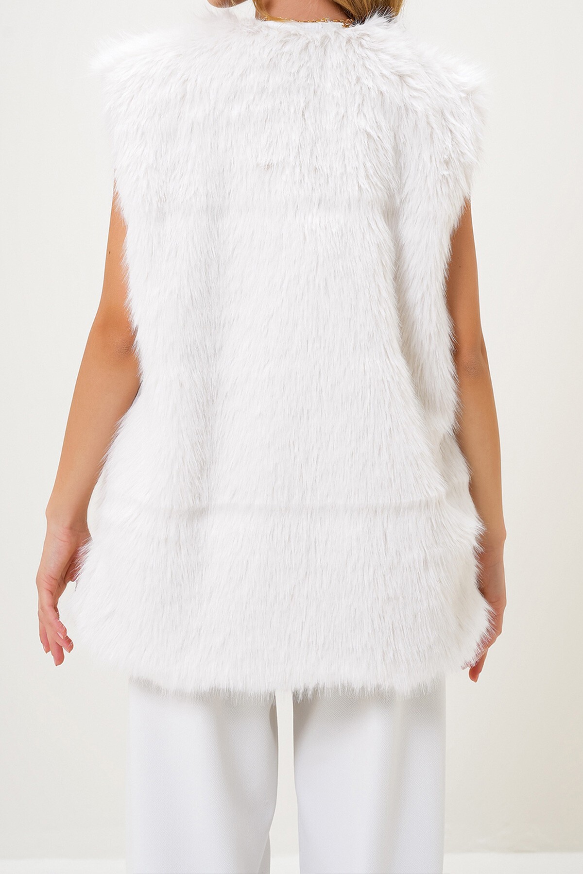 Ekru İçi Astarlı Kürk Yelek