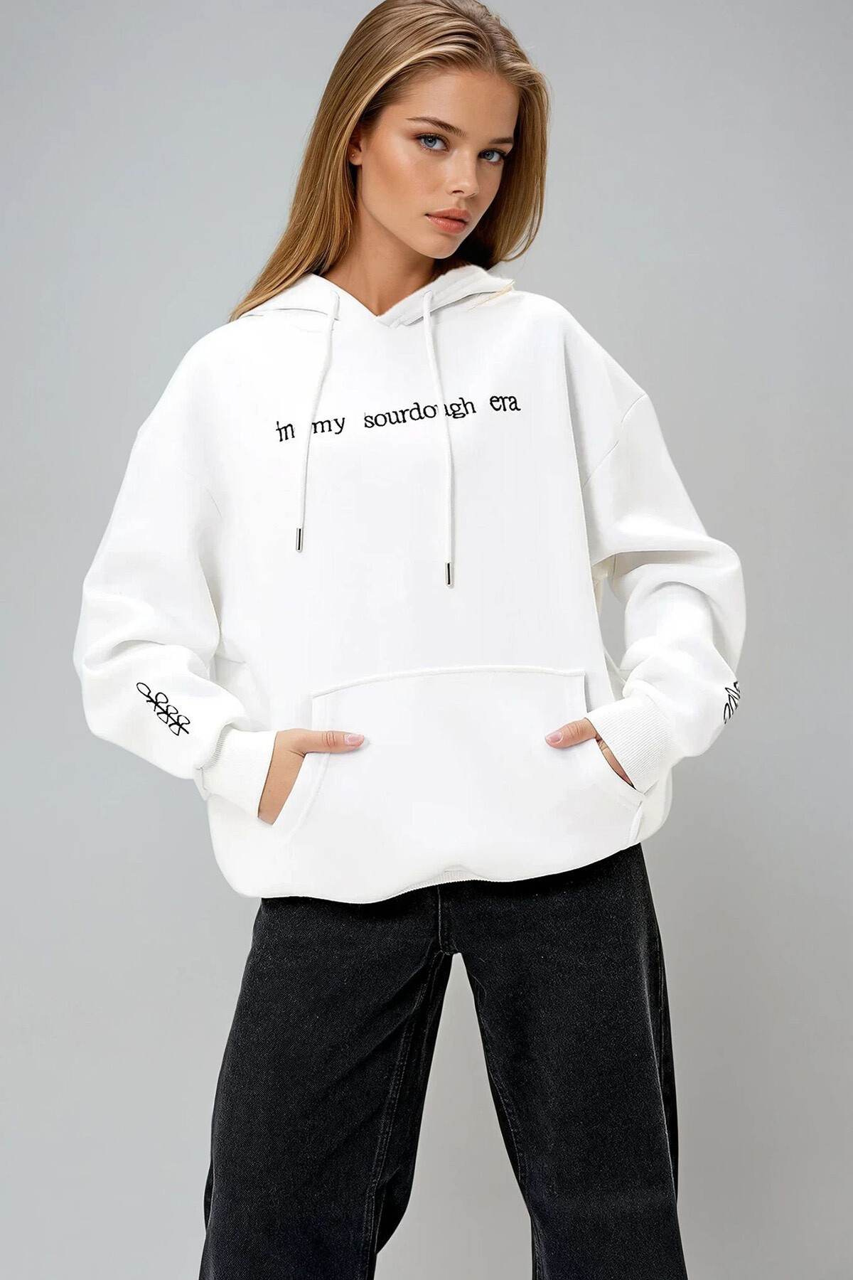 Ekru Kapüşonlu Önü Ve Kolları Nakışlı 3 İplik Şardonlu Sweatshirt