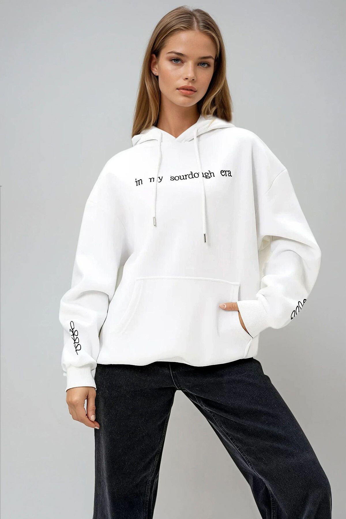 Ekru Kapüşonlu Önü Ve Kolları Nakışlı 3 İplik Şardonlu Sweatshirt