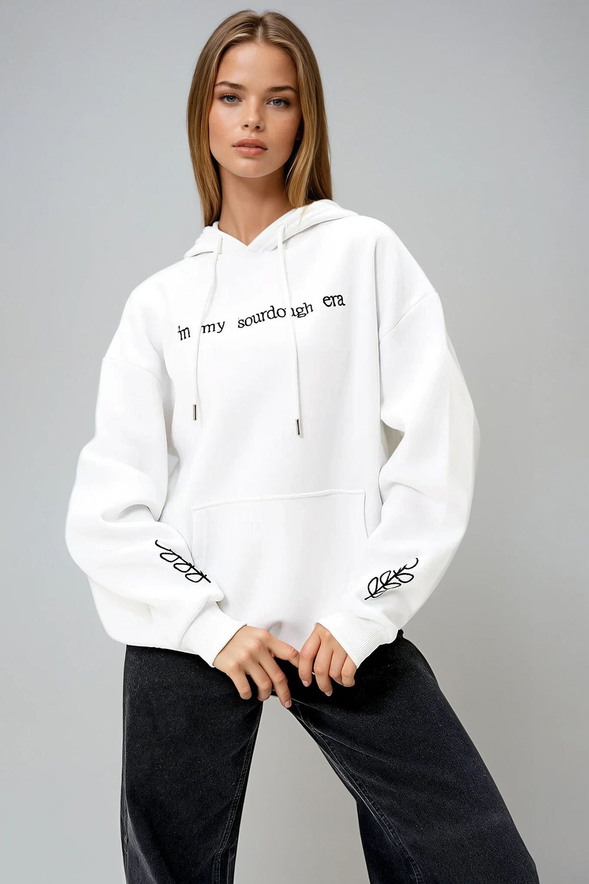 Ekru Kapüşonlu Önü Ve Kolları Nakışlı 3 İplik Şardonlu Sweatshirt