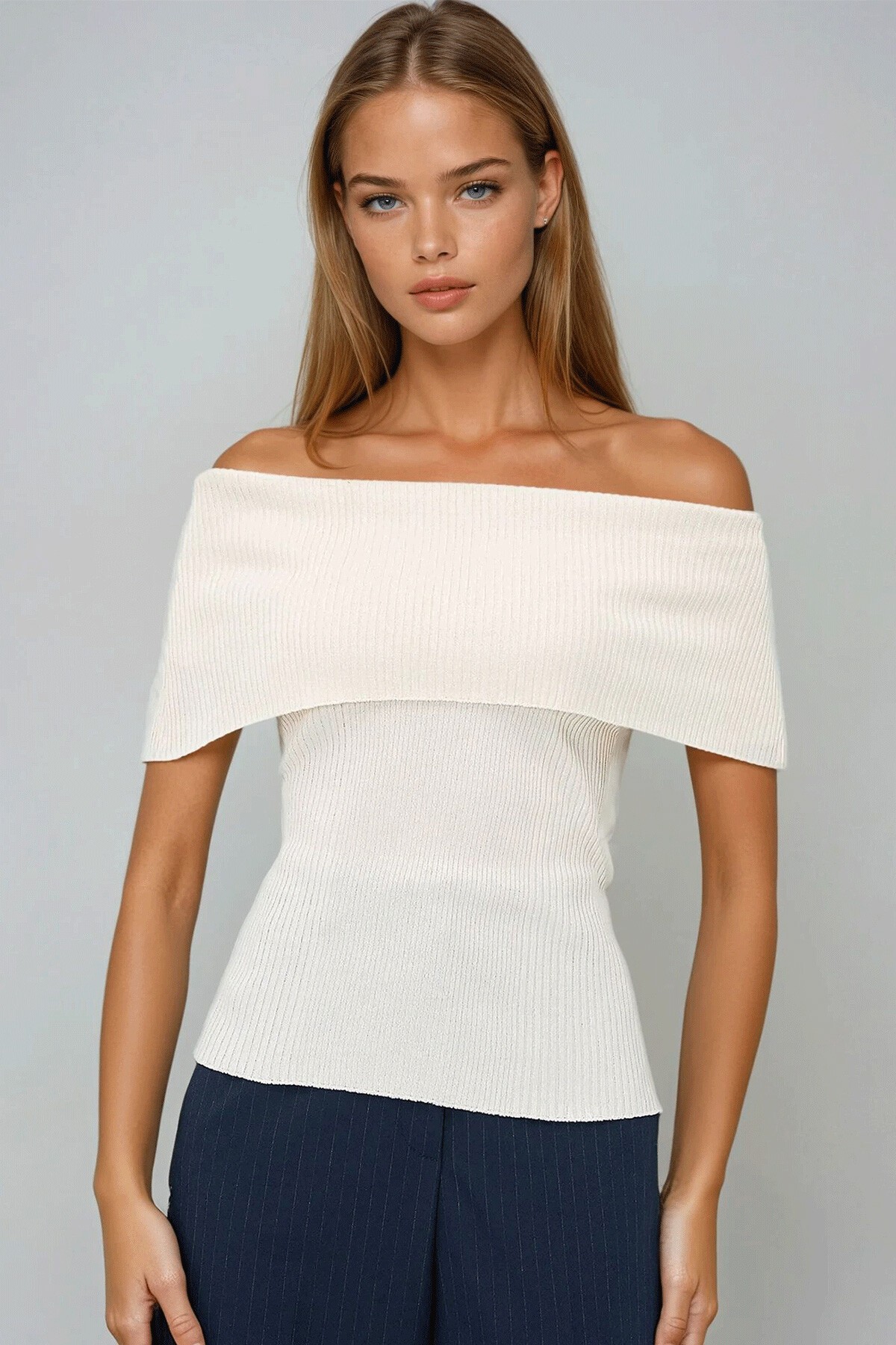Ekru Madonna Yaka Kolsuz Triko Bluz