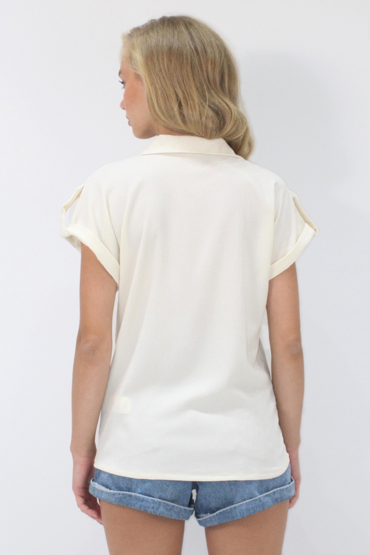 Ekru Manşetli Duble Kısa Kollu Dokulu Gömlek