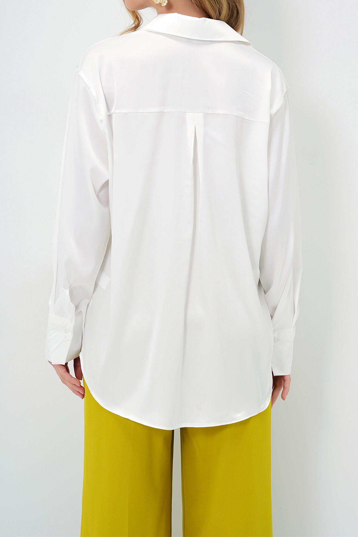 Ekru Oversize İpek Saten Gömlek