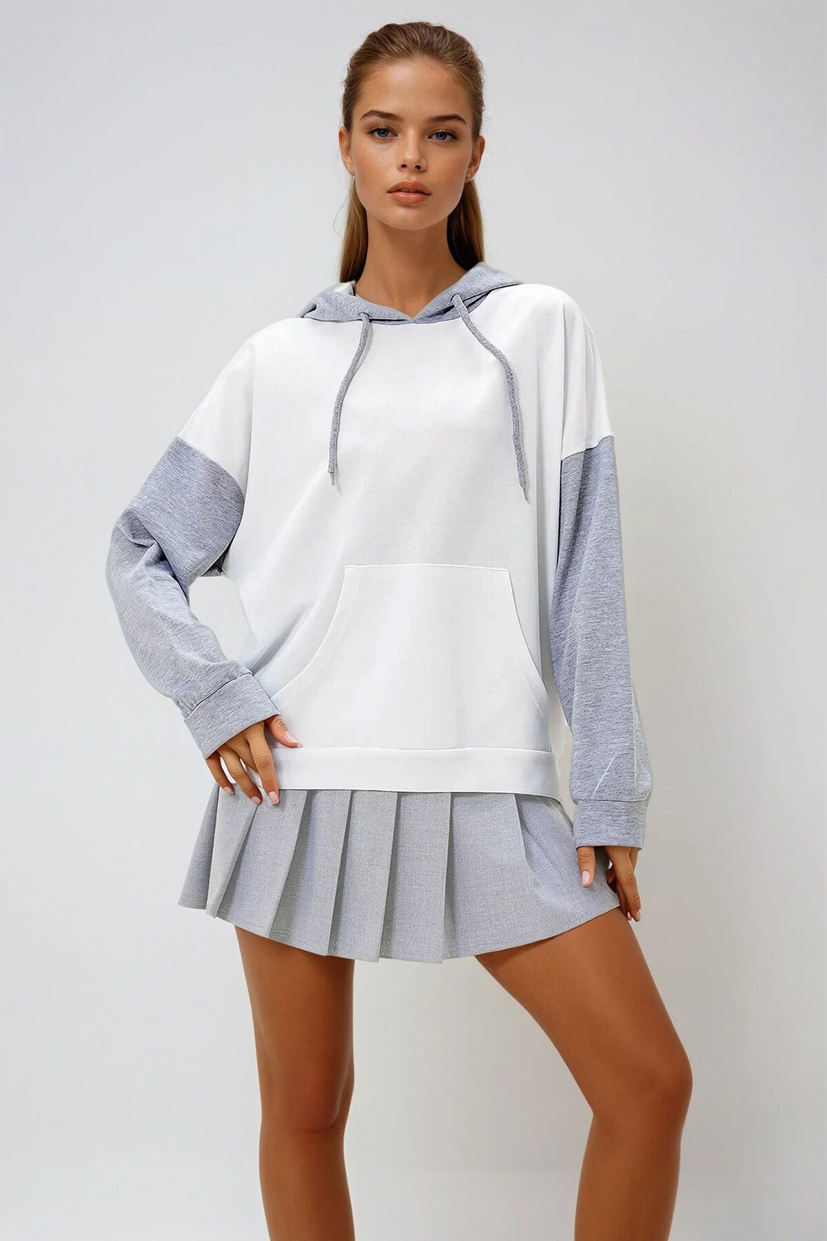 Ekru Renk Bloklu Oversıze Kapüşonlu Sweatshirt