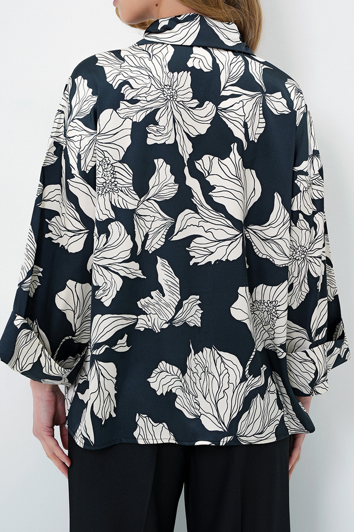 Ekru Siyah Dijital Baskılı Oversize Double Kol Premium Dokuma Gömlek