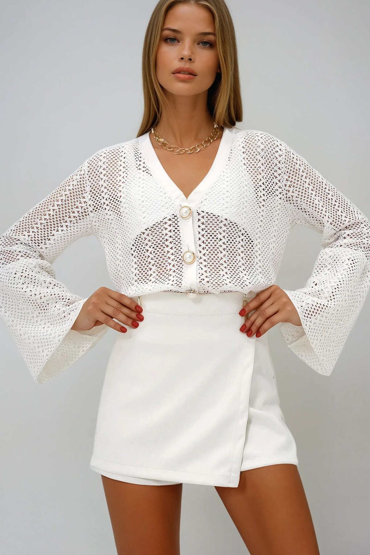 Ekru V Yaka Kolları Volanlı Yazlık Triko Bluz