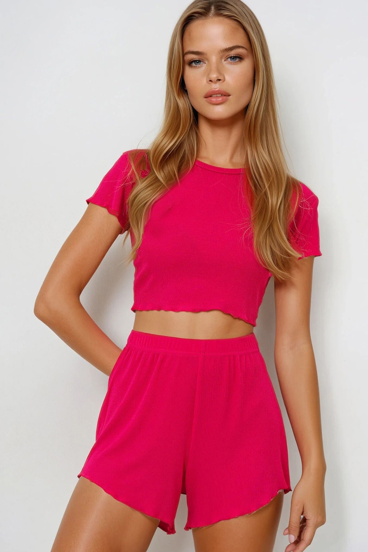 Fuşya Bisiklet Yaka Crop Bluz, Şort Ve Pantolonlu 3 Lü Set Pijama Takımı