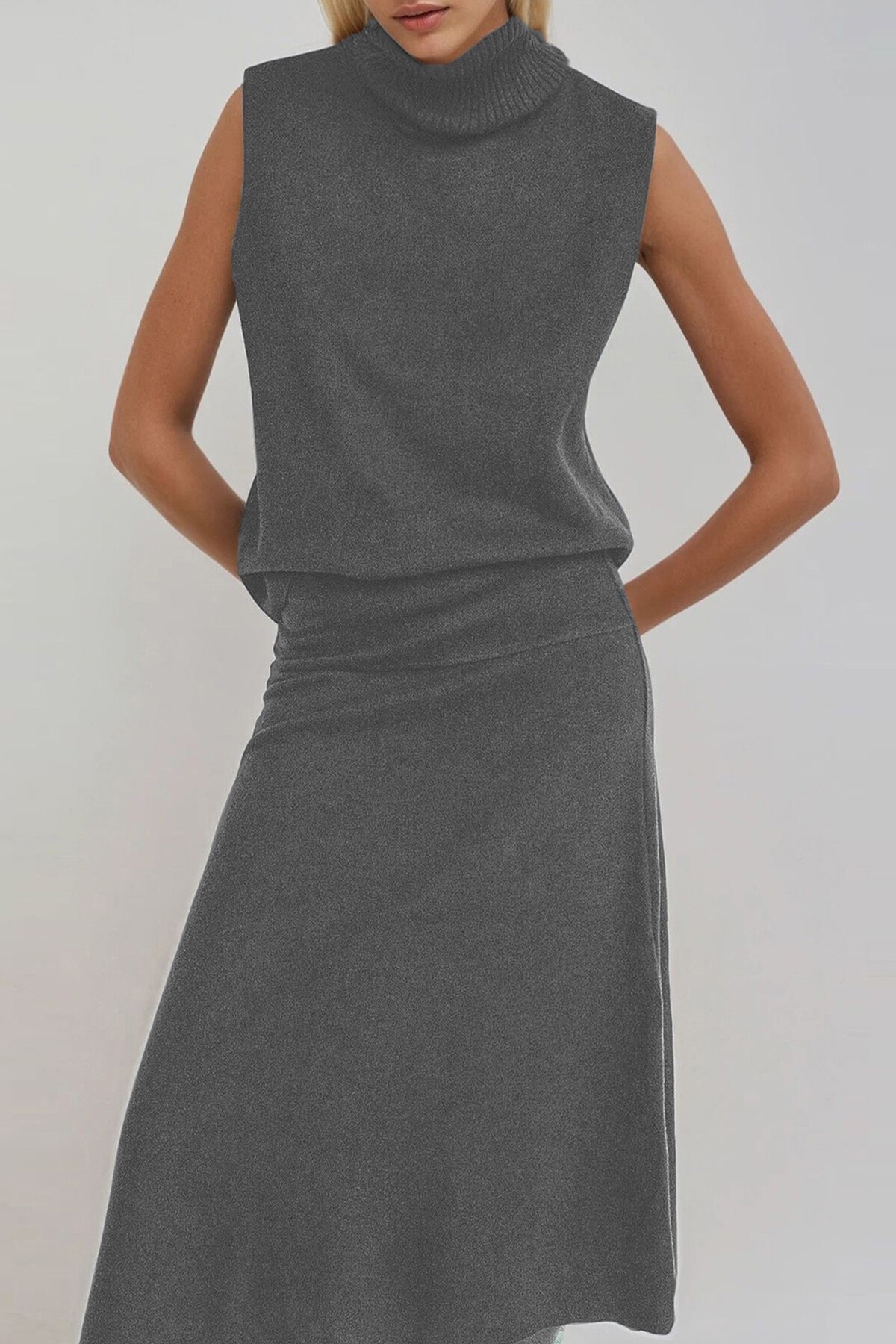 Gri Balıkçı Yaka Selanik Örme Kolsuz Bluz Ve Etek Takım