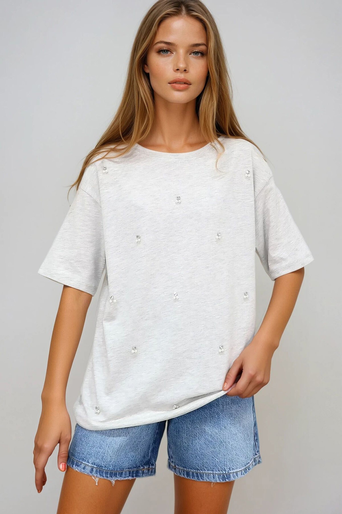 Gri Bisiklet Yaka Oversize İnci Ve Taş İşlemeli T Shirt