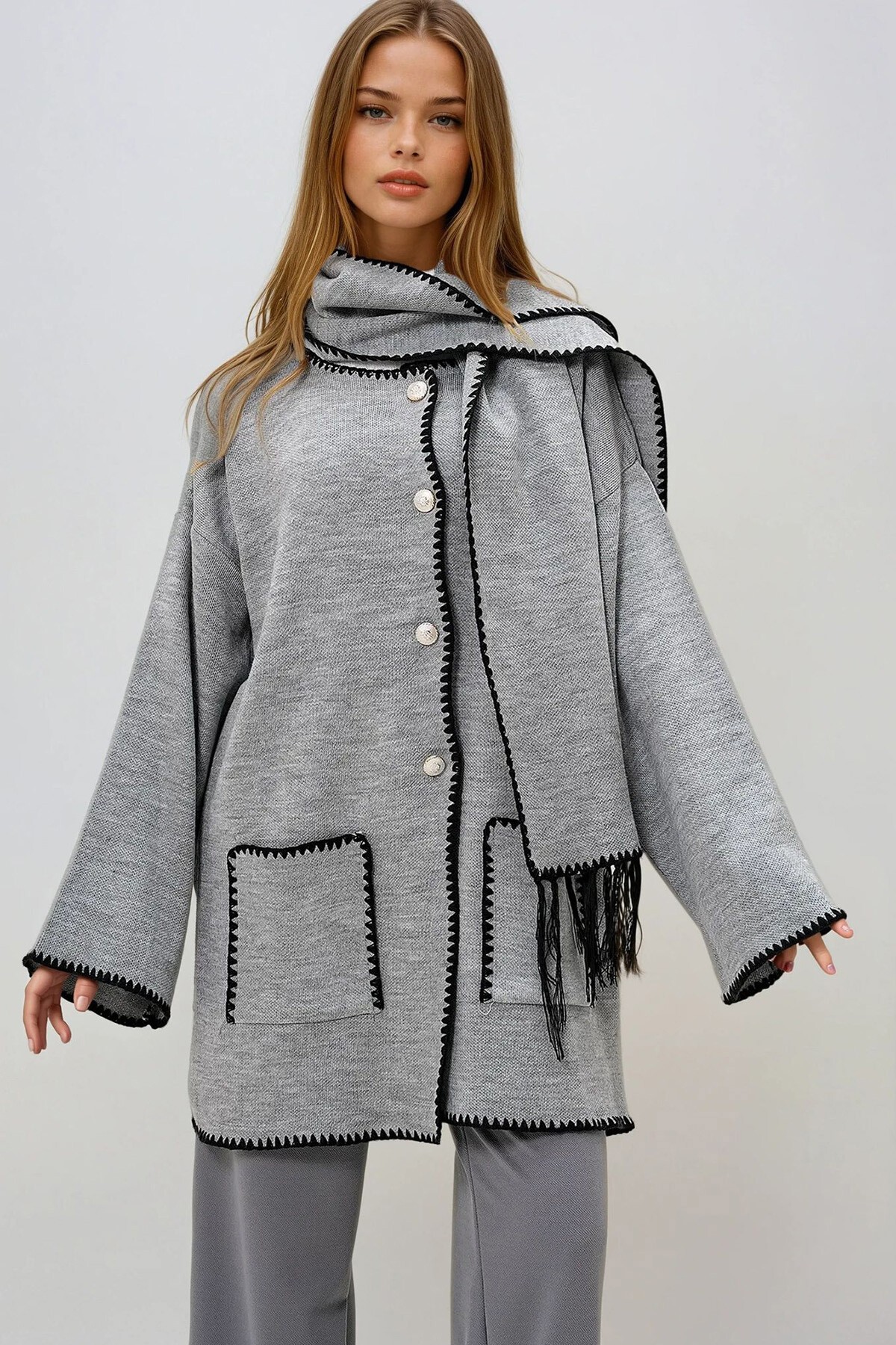 Gri Çift Cepli Çoban Dikiş Detaylı Oversize Hırka Ve Atkı Takım