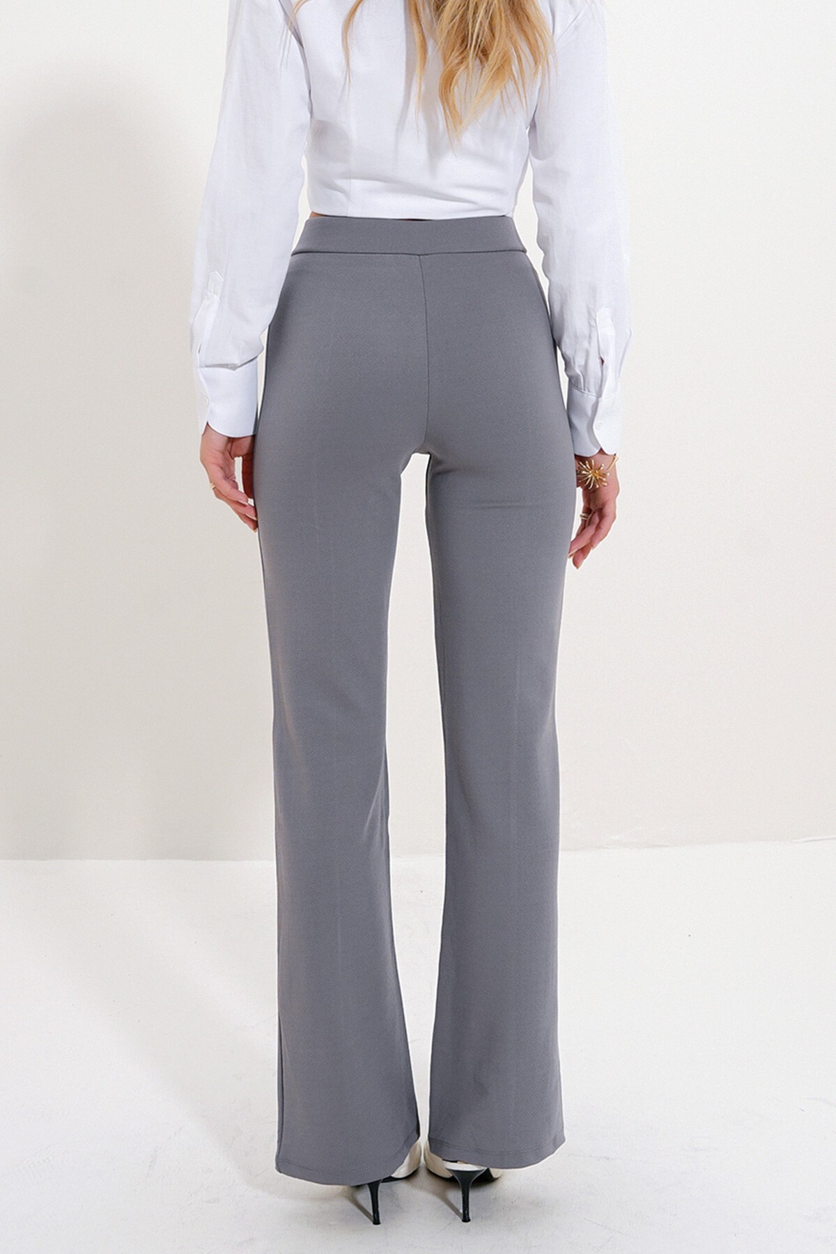 Gri Yüksek Bel Önü Çimalı Bol Paça Likralı Pantolon