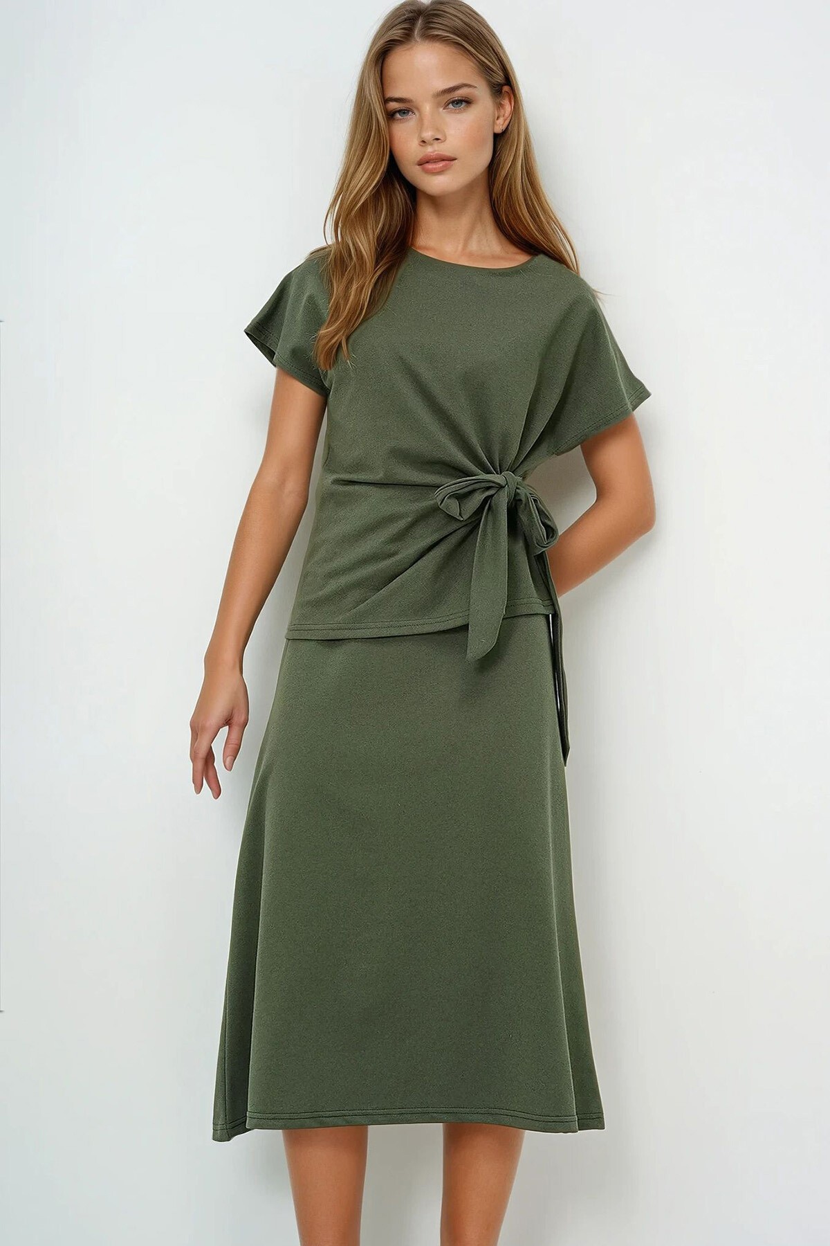 Haki Bisiklet Yaka Drape Detaylı Bluz Ve Kloş Etek Takım