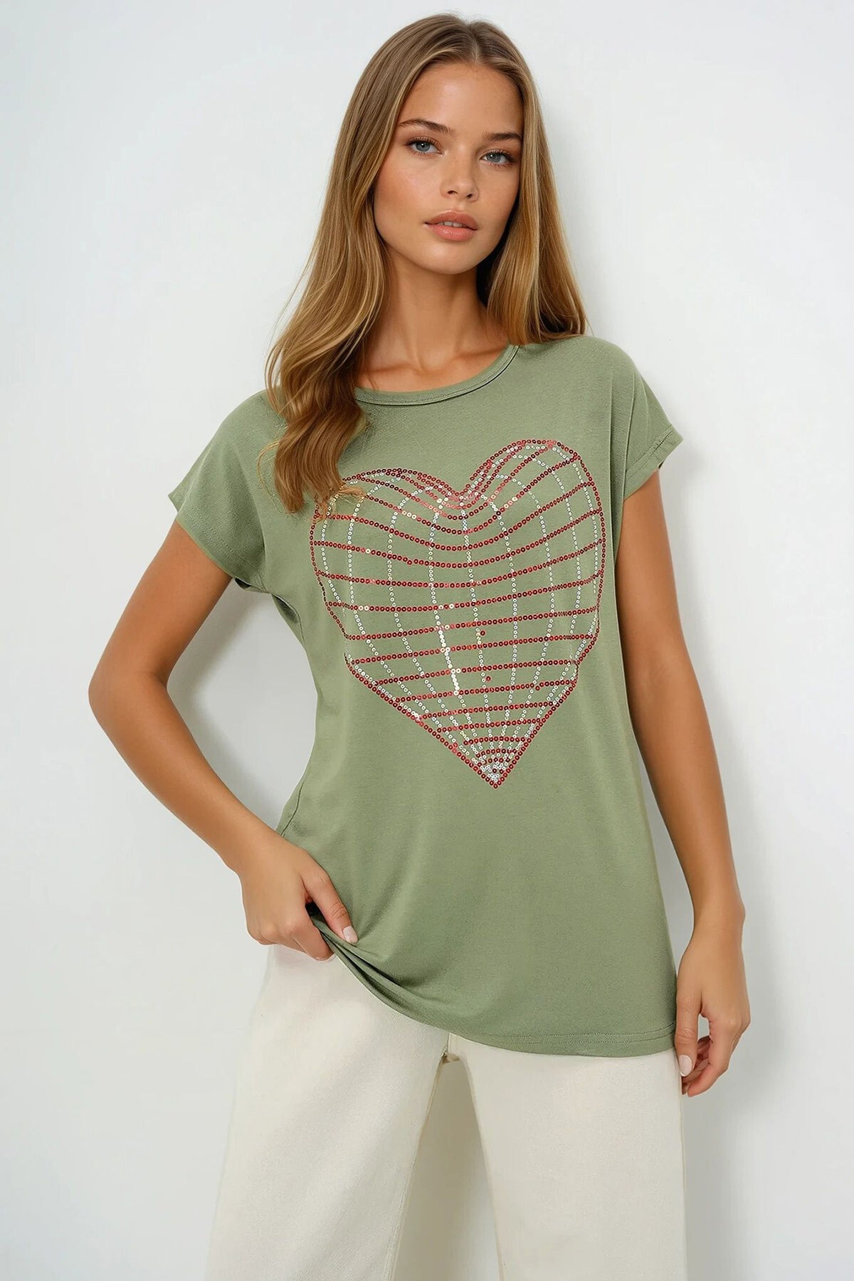 Haki Bisiklet Yaka Kalp İşlemeli Sıfır Kol T Shırt